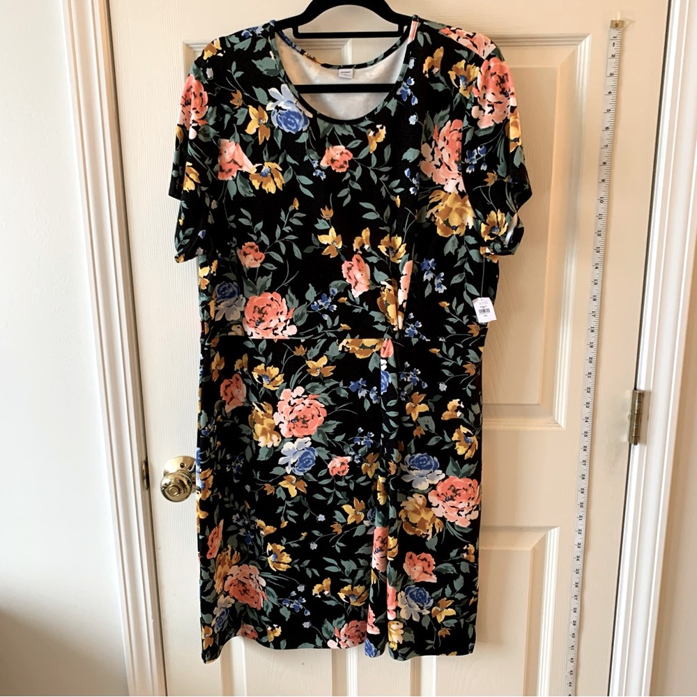 Old Navy Flower Pattern Twist Waist Short Sleeve Dress
